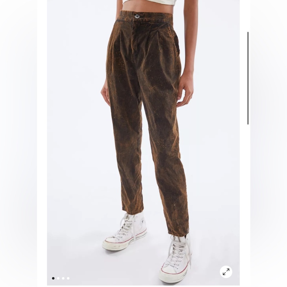 Urban Renewal Remnants Acid Wash Twill Pant S brown pleated pockets NWT - Picture 1 of 15